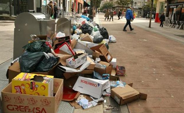 FCC convoca al comité para fijar los servicios mínimos de la huelga de basuras de Ponferrada que se inicia el día 13