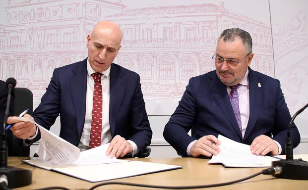 Ayuntamiento y Diputación revisarán el convenio de bomberos en función de la puesta en marcha de los parques comarcales