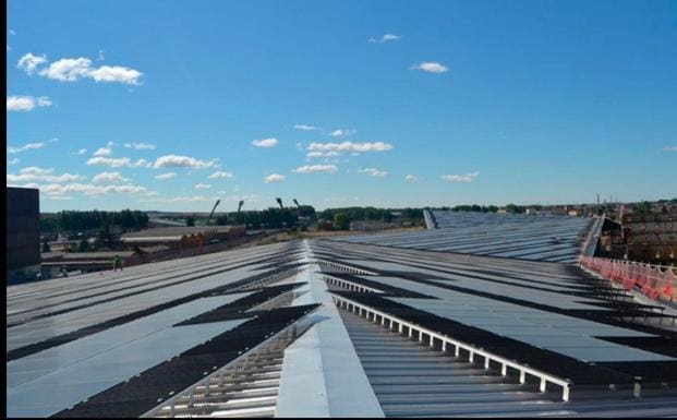 El Palacio de Exposiciones devora 190.000 euros en energía mientras tiene en desuso 4.000 placas solares