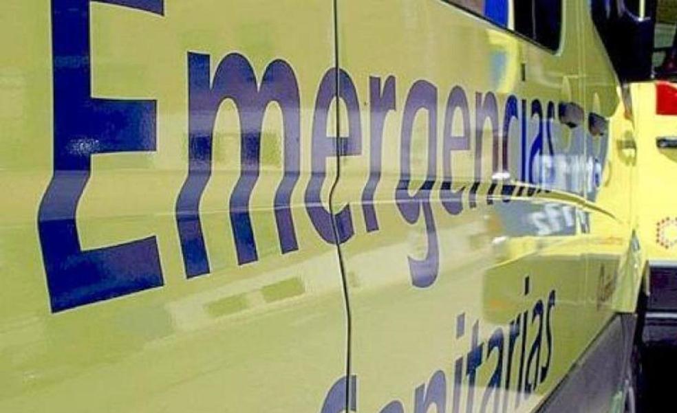 Dos menores heridos en la salida de vía de un turismo en una rotonda en Zamora
