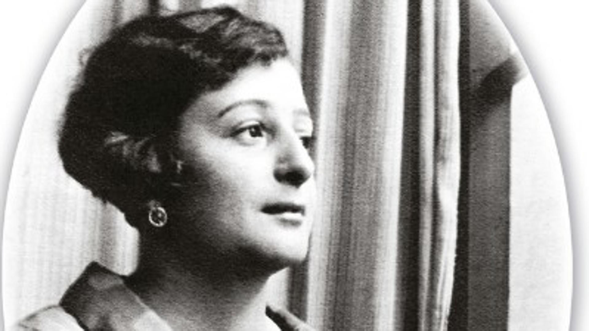 Justina González, la primera mujer médico en León