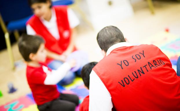 Cruz Roja promueve el voluntariado joven en el medio rural con talleres en el IES Bergidum Flavium de Cacabelos