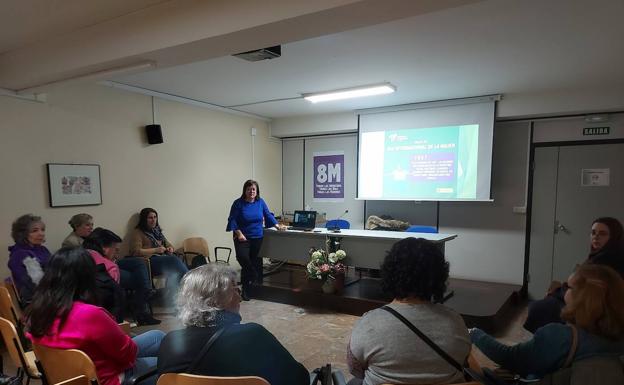 Una charla sobre bienestar emocional cerró los actos del 8 de marzo