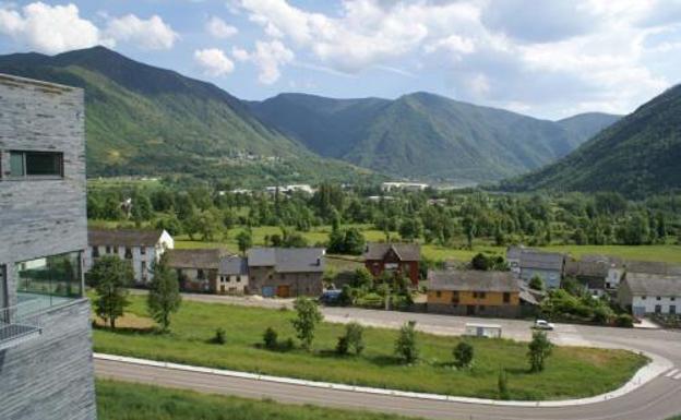 La Junta destina más de 340.000 euros para la reparación de la cubierta del centro sociosanitario «Valle de Laciana» en Villablino