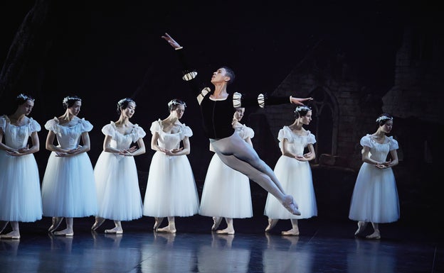 El francés Guillaume Diop se convierte en el primer «bailarín estrella» negro de la Ópera Nacional de París