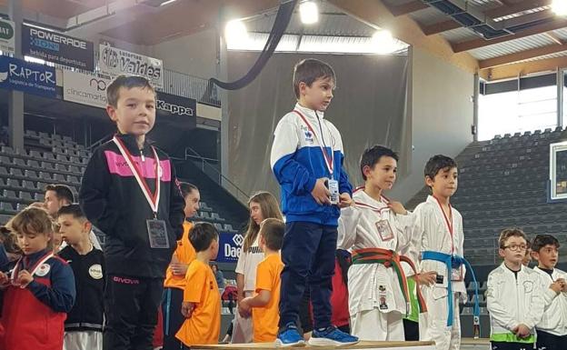 Los leoneses del Gimnasio Master 10 logran diez medallas Campeonato de Castilla y León