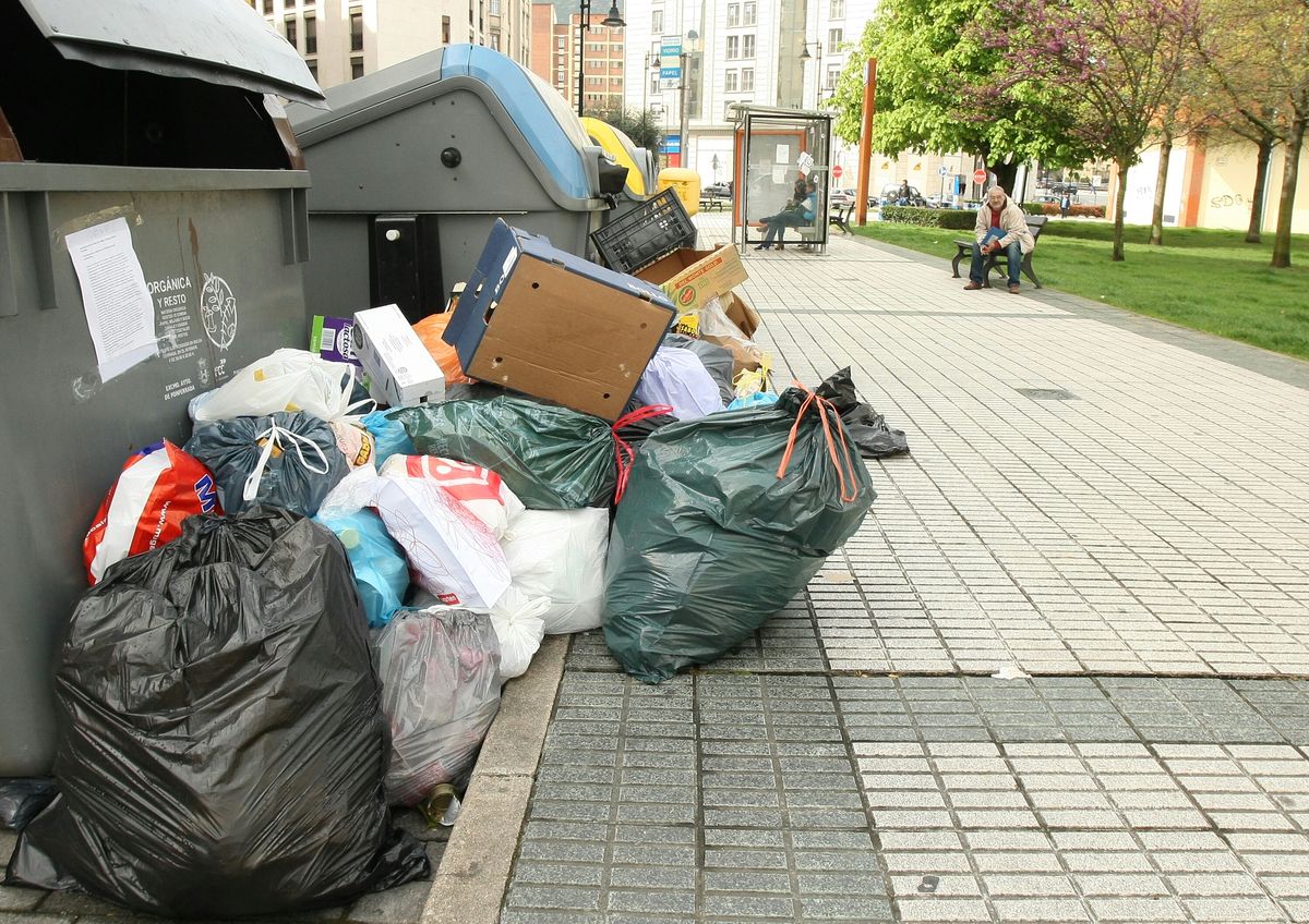 La plantilla de FCC anula la huelga en el servicio de basuras y jardines de Ponferrada