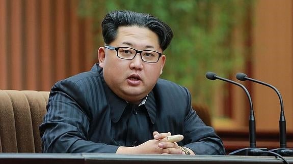 Kim Jong-un insiste en que Pyongyang puede montar cabezas atómicas en misiles