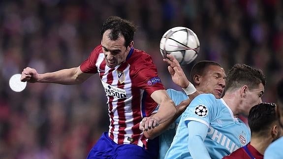 Diego Godín estará cerca de un mes de baja