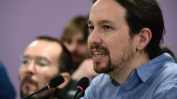 Iglesias elige a Echenique como número tres de Podemos