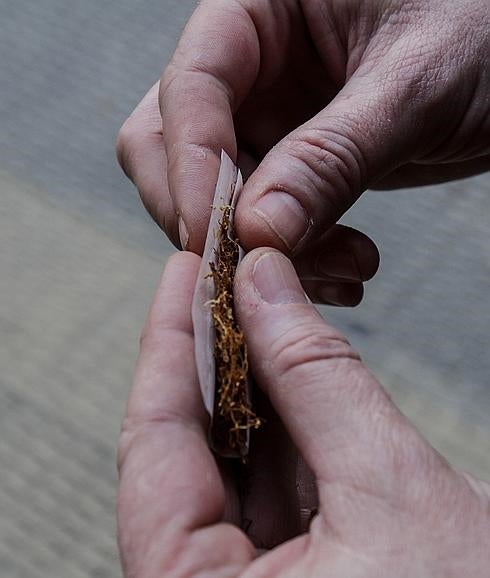 Una comisión de expertos pide reformar la política antidrogas por considerarla «nociva»