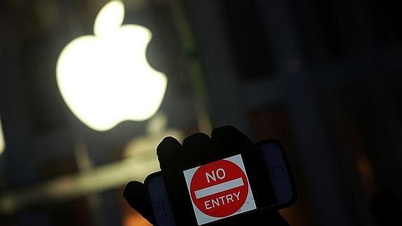 El FBI accede al iPhone del autor del tiroteo de San Bernardino sin la ayuda de Apple