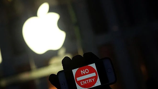 El FBI accede al iPhone del autor del tiroteo de San Bernardino sin la ayuda de Apple