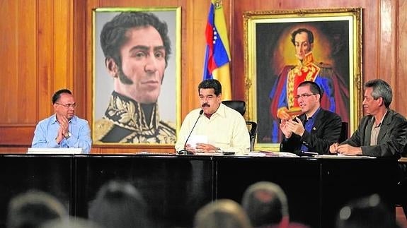 Maduro dice que Rajoy «ha llevado a la pobreza y al desahucio a toda España»