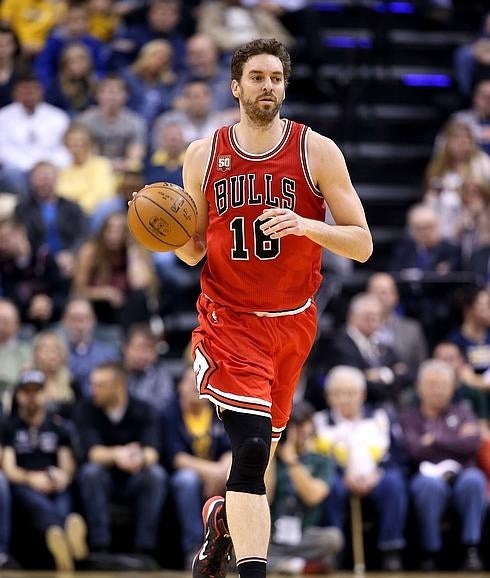 Gasol y Butler mantienen a los Bulls en la lucha por meterse en los 'playoffs'