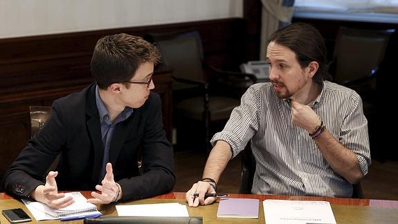 Podemos rebaja sus exigencias en renta mínima, gasto público y déficit