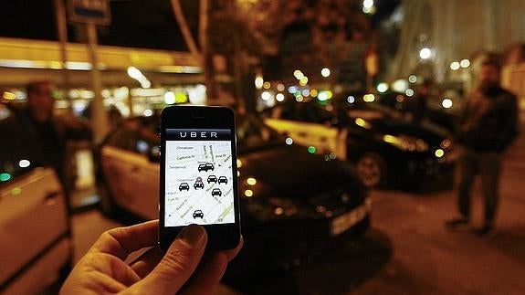 Competencia demanda al Gobierno por restringir el negocio de Uber