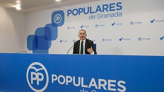 El PP de Granada también pide al alcalde que dé «un paso a un lado»