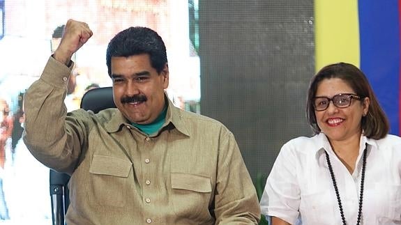 Maduro restringe por decreto las mociones parlamentarias para remover a sus ministros