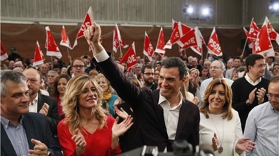 Puig y Madina, grandes ausentes en el acto de unidad en apoyo a Sánchez