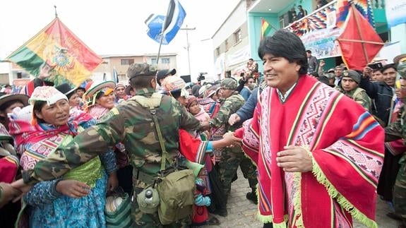 La expareja de Evo Morales insiste en que el hijo de ambos está vivo