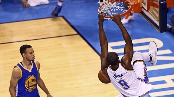 Los Thunder humillan a unos Warriors sin inspiración