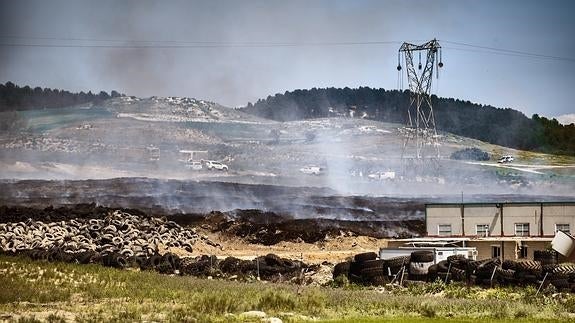 El incendio de Seseña cumple dos semanas sin que los bomberos hayan actuado en la zona donde se originó