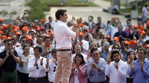 Rivera dice que debe haber gobierno «sí o sí» tras las elecciones