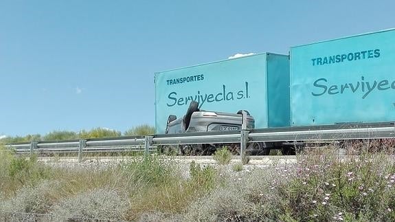 Un conductor en dirección contraria provoca tres muertes en Granada