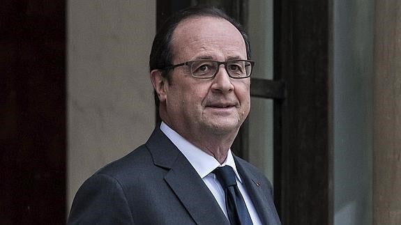 Hollande advierte de que no dará marcha atrás en su reforma laboral