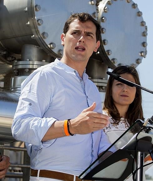 Rivera anuncia un Plan Energético y el fin del impuesto «al sol»