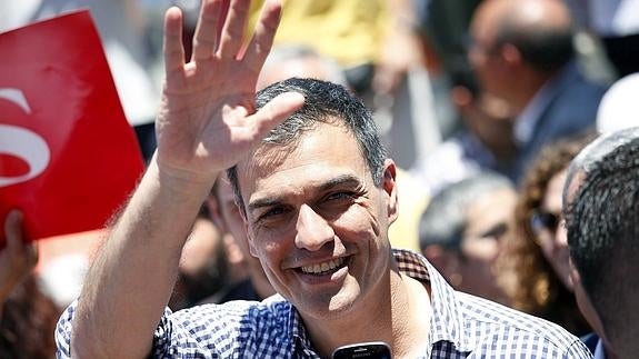 Sánchez intensifica los actos electorales en Madrid, donde el PSOE fue cuarto