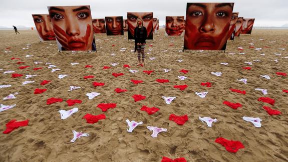 Brasil se tiñe de rojo contra los abusos sexuales