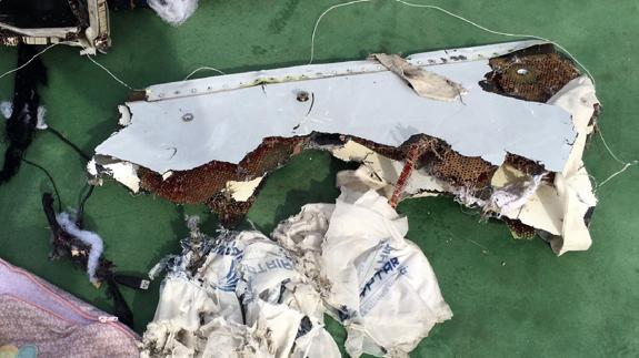 Encuentran la caja negra del avión de Egyptair siniestrado en el Mediterráneo