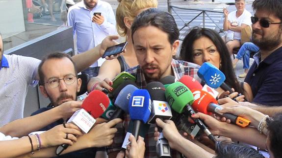 Iglesias tiene los «oídos bien abiertos» por si Sánchez intenta «otro tipo de gobierno o acuerdo»