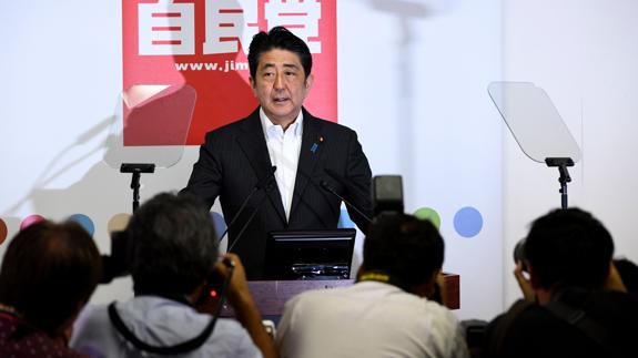 Shinzo Abe reitera su deseo de reformar la Constitución de Japón tras su victoria electoral