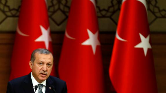 Turquía cierra más de cien medios de comunicación tras la intentona golpista