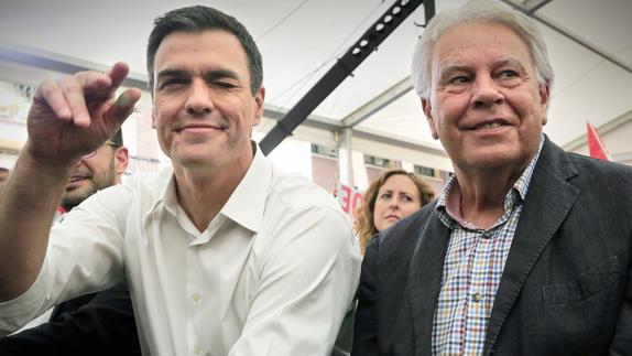 Felipe González insta a «dejar formar gobierno», aun «si Rajoy no lo merece»