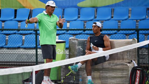 Nadal, «mejor de la muñeca», duda si jugará las tres pruebas en Rio