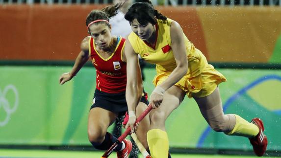 Las chicas del hockey se alejan de cuartos