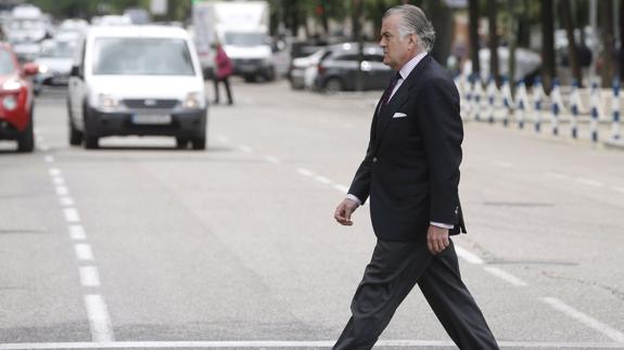 Piden sancionar a Bárcenas por aparcar en zona reservada para discapacitados