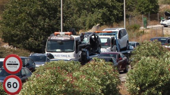 Dos muertos y siete heridos al chocar dos turismos en Tarragona