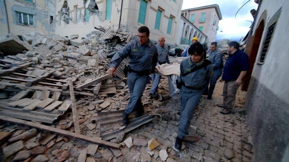 «Cuando se disipó el polvo vi a mis tres amigos muertos»