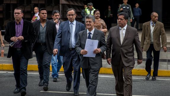 El presidente de la Asamblea Nacional de Venezuela demanda al Supremo ante la Fiscalía