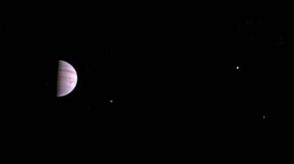 La sonda Juno se aproxima más que nunca a Júpiter
