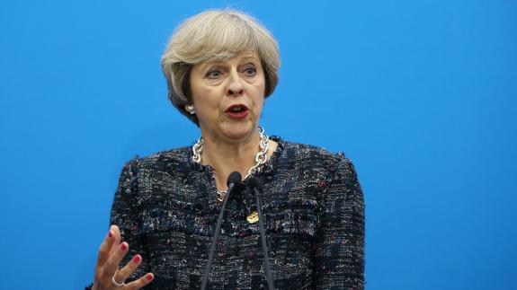 May descarta un sistema de puntos para controlar la inmigración tras el 'Brexit'