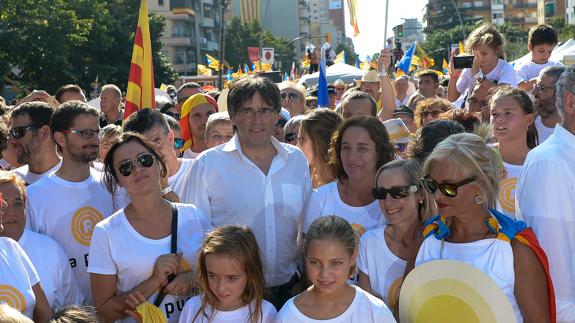 Puigdemont asegura que culminará el proceso en junio o julio de 2017