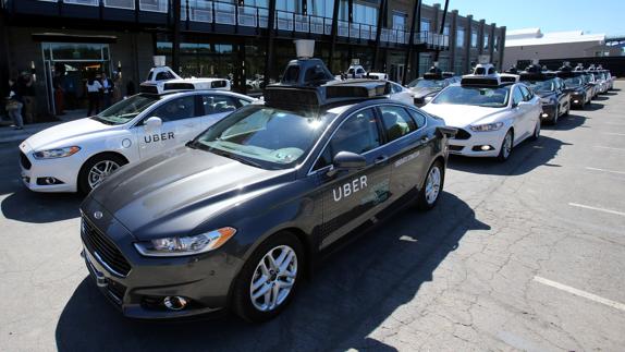 Uber lanza este miércoles un servicio de coches sin conductor en EE UU