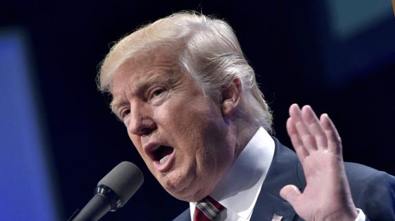 Trump atribuye a las drogas la violencia en Charlotte