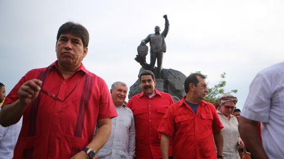 Maduro crea un premio por la Paz al que nomina a Putin